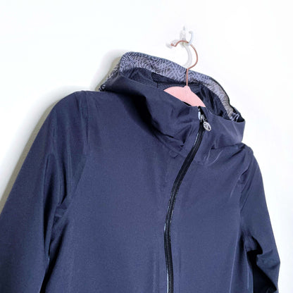ivivva lululemon girls mesh with the rain jacket - size 10
