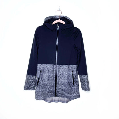 ivivva lululemon girls mesh with the rain jacket - size 10