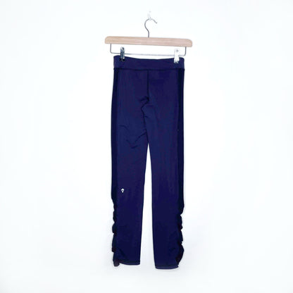 ivivva purple leggings with contrast side panel and ruched hem - size 10