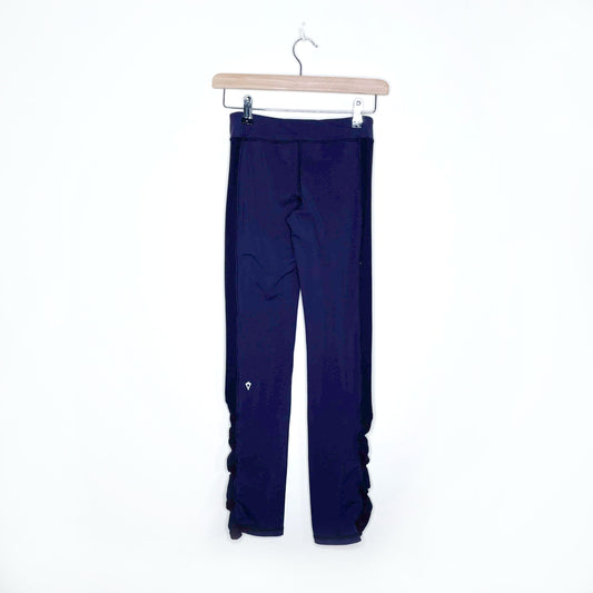 ivivva purple leggings with contrast side panel and ruched hem - size 10