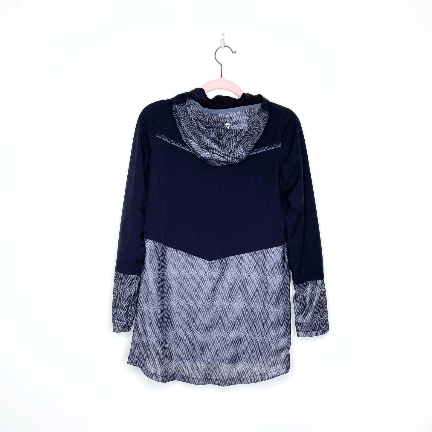 ivivva lululemon girls mesh with the rain jacket - size 10