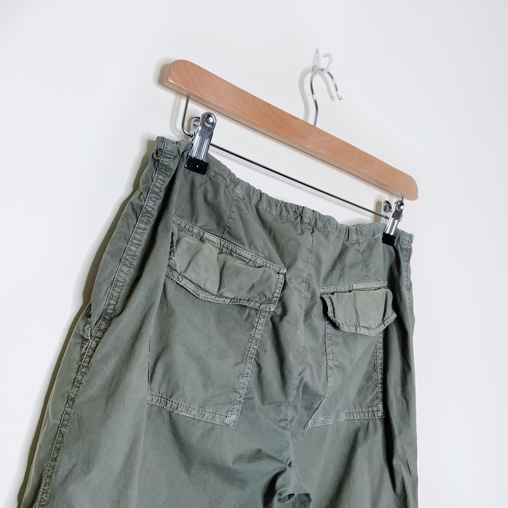 james perse slim cropped low rise estilo cargo pants - size 0