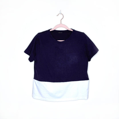 vintage coconut joe debossed logo tee - size medium