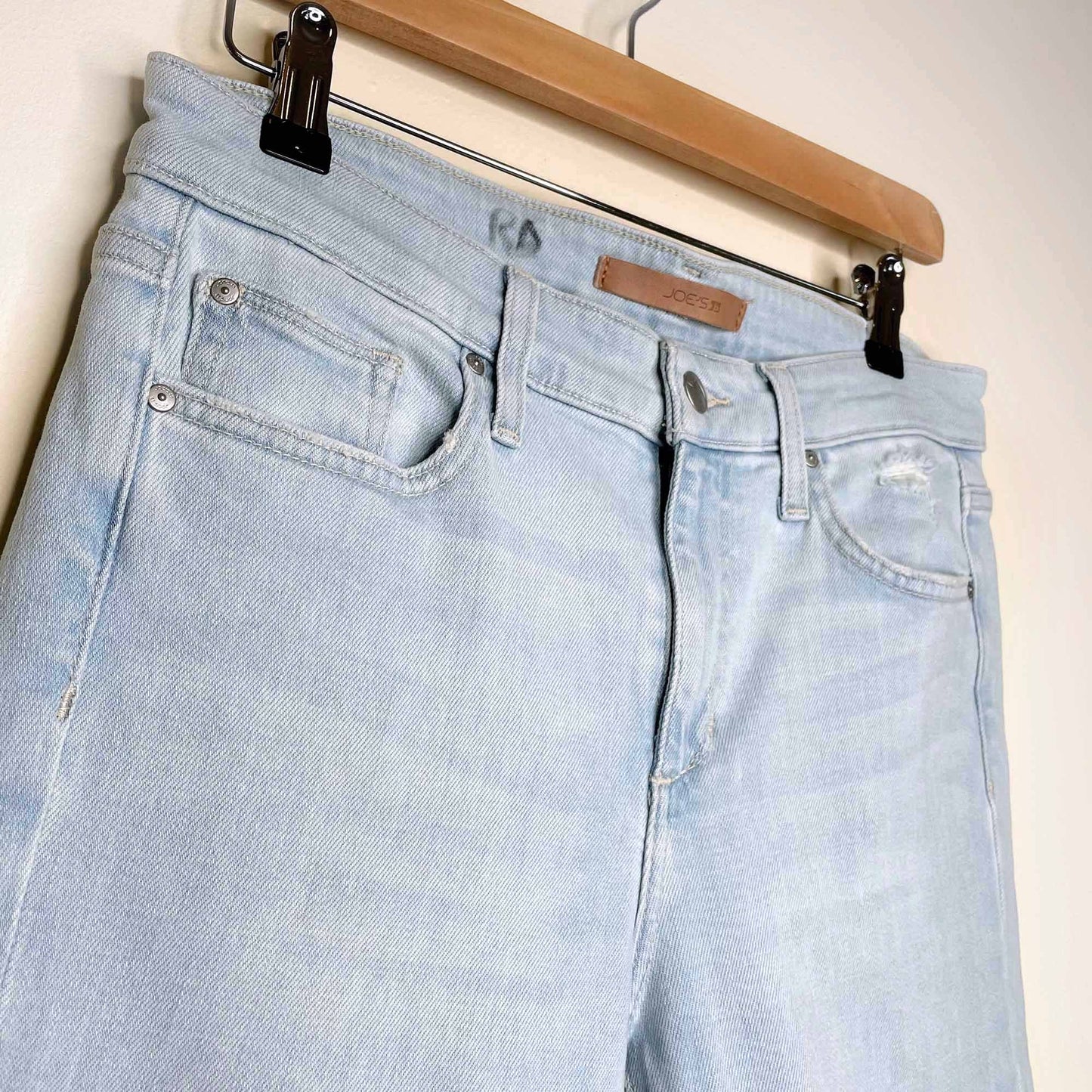 joe's jeans the icon mid rise skinny crop chew hem jeans - size 29