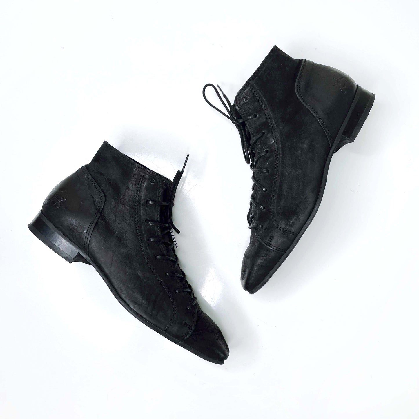 john fleuvog black lace up square toe leather boots - size 7