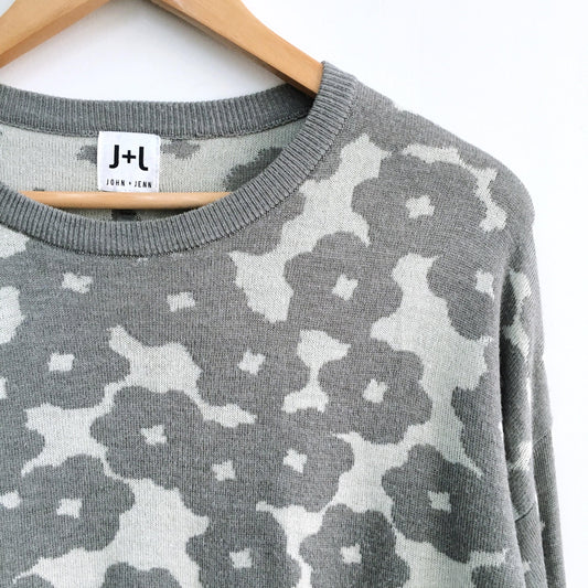 John + Jenn Fionne Floral Sweater - size Medium