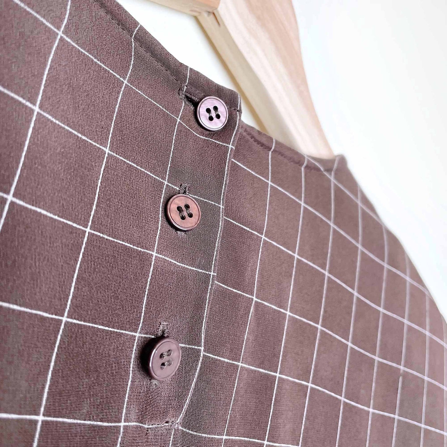 jones new york brown windowpane plaid silk cropped tee - size 8