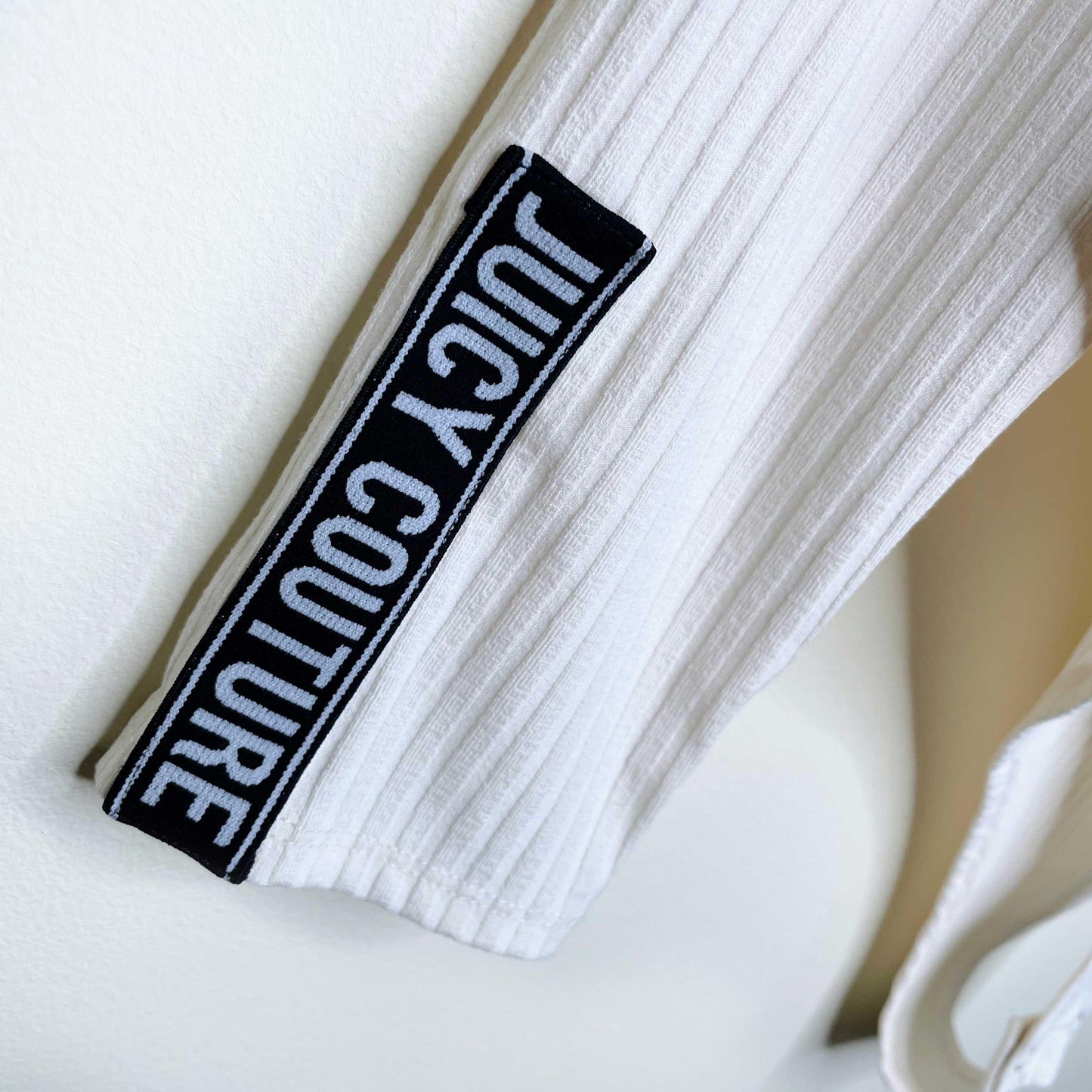 nwt juicy ribbed bodysuit with logo cuff in 'pebble' - size large