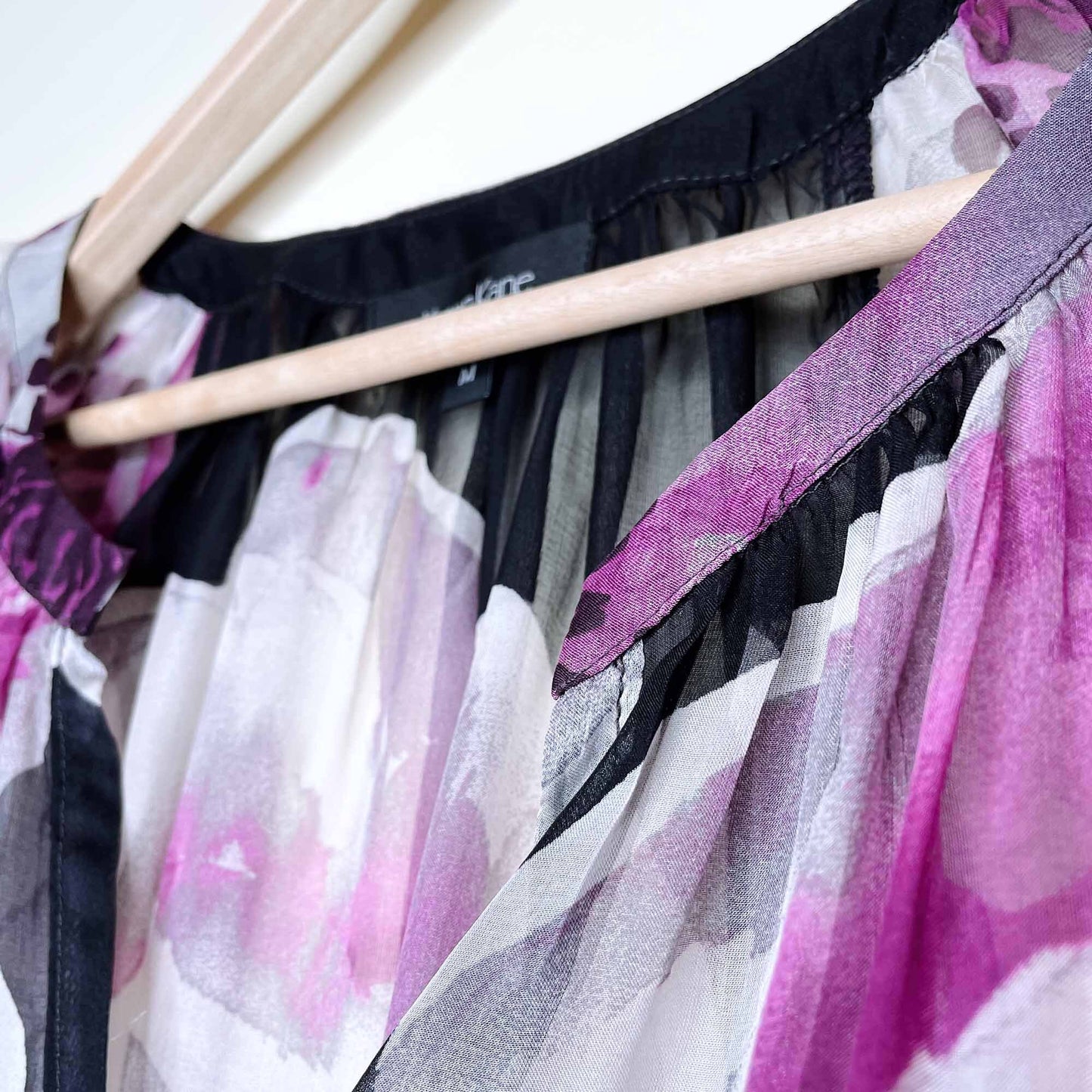 NWT Karen Kane 100% silk floral chiffon blouse - size Medium