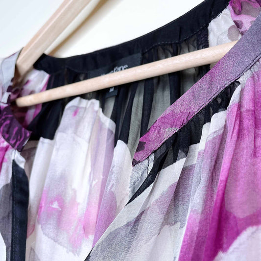 NWT Karen Kane 100% silk floral chiffon blouse - size Medium