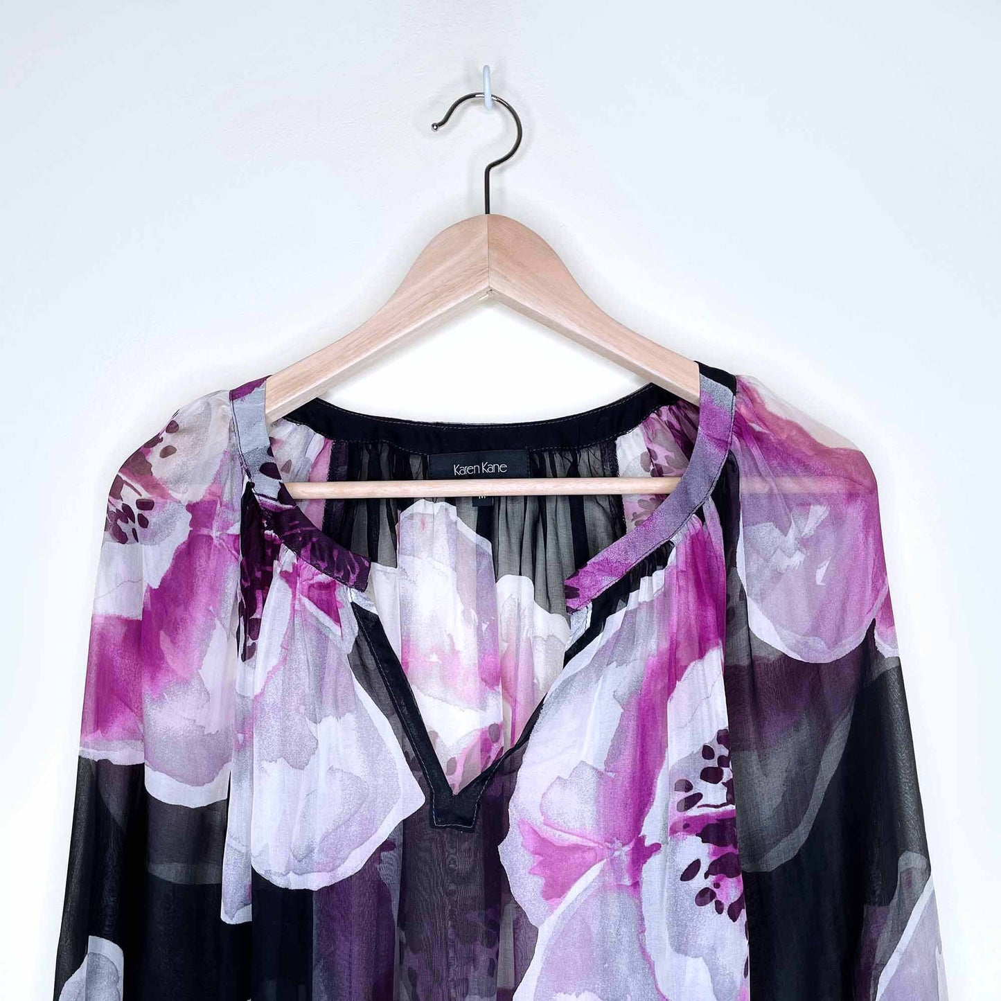 NWT Karen Kane 100% silk floral chiffon blouse - size Medium