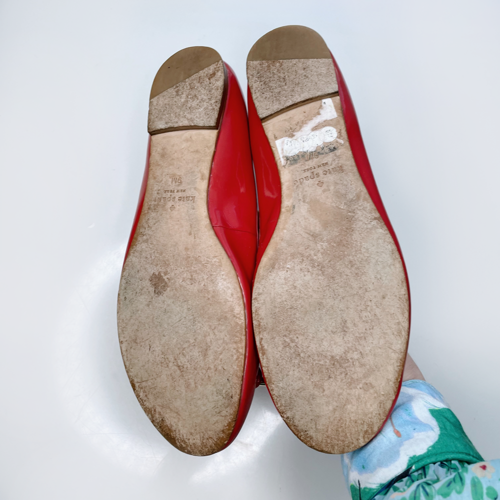 kate spade willa red patent ballerina bow charm flats - size 9