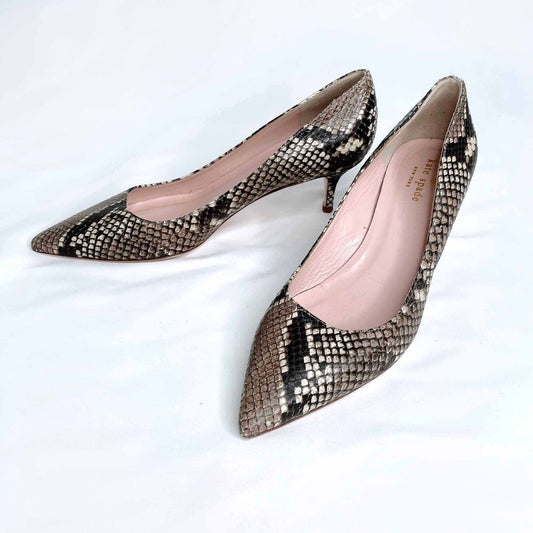 kate spade melanie snakeskin closed toe kitten heel - size 7