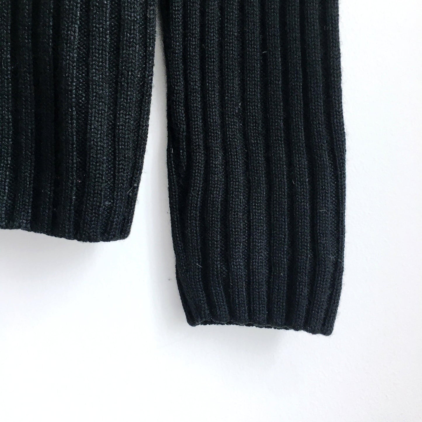 Lacoste chunky rib v-neck wool sweater - size 40