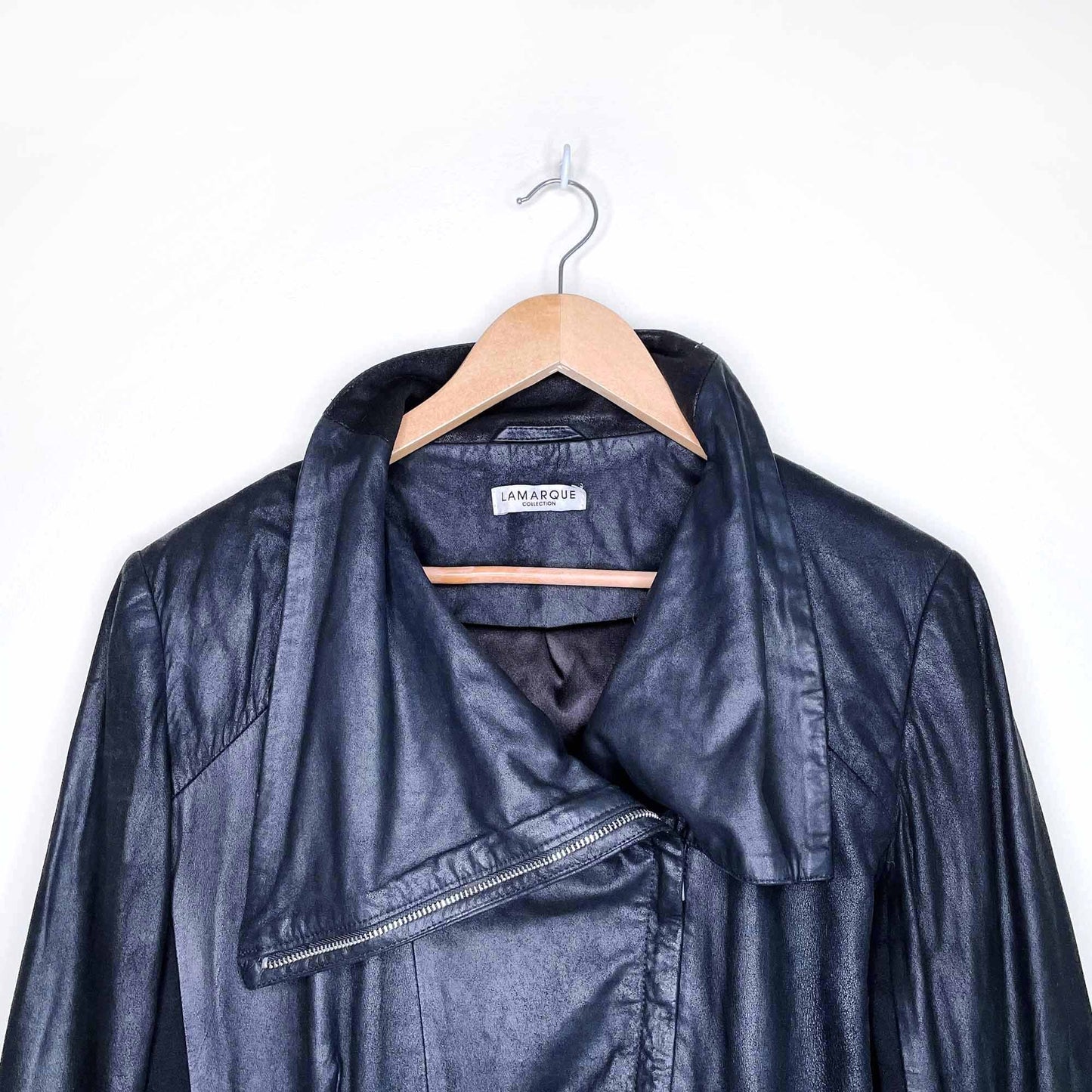 lamarque emma asymmetrical brushed leather moto jacket - size med/large