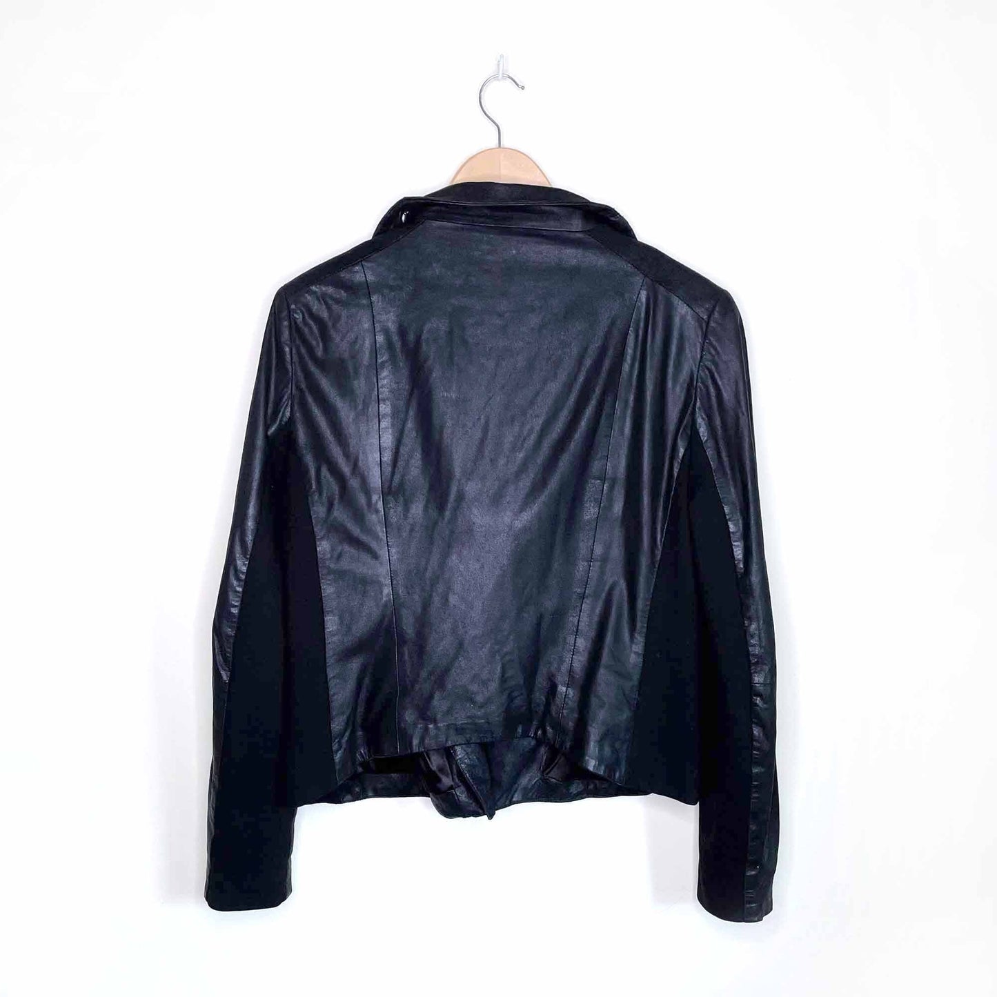 lamarque emma asymmetrical brushed leather moto jacket - size med/large
