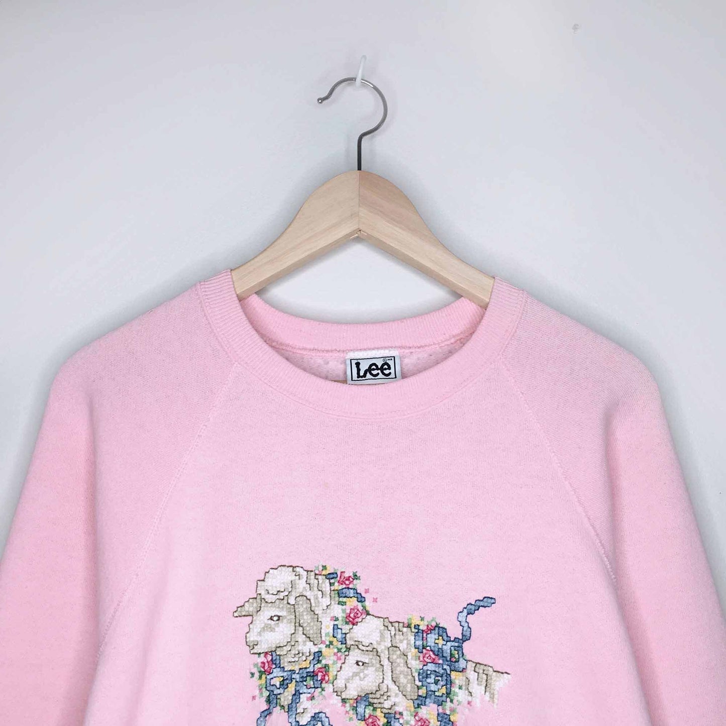 LEE embroidered lamb sweatshirt - size xl