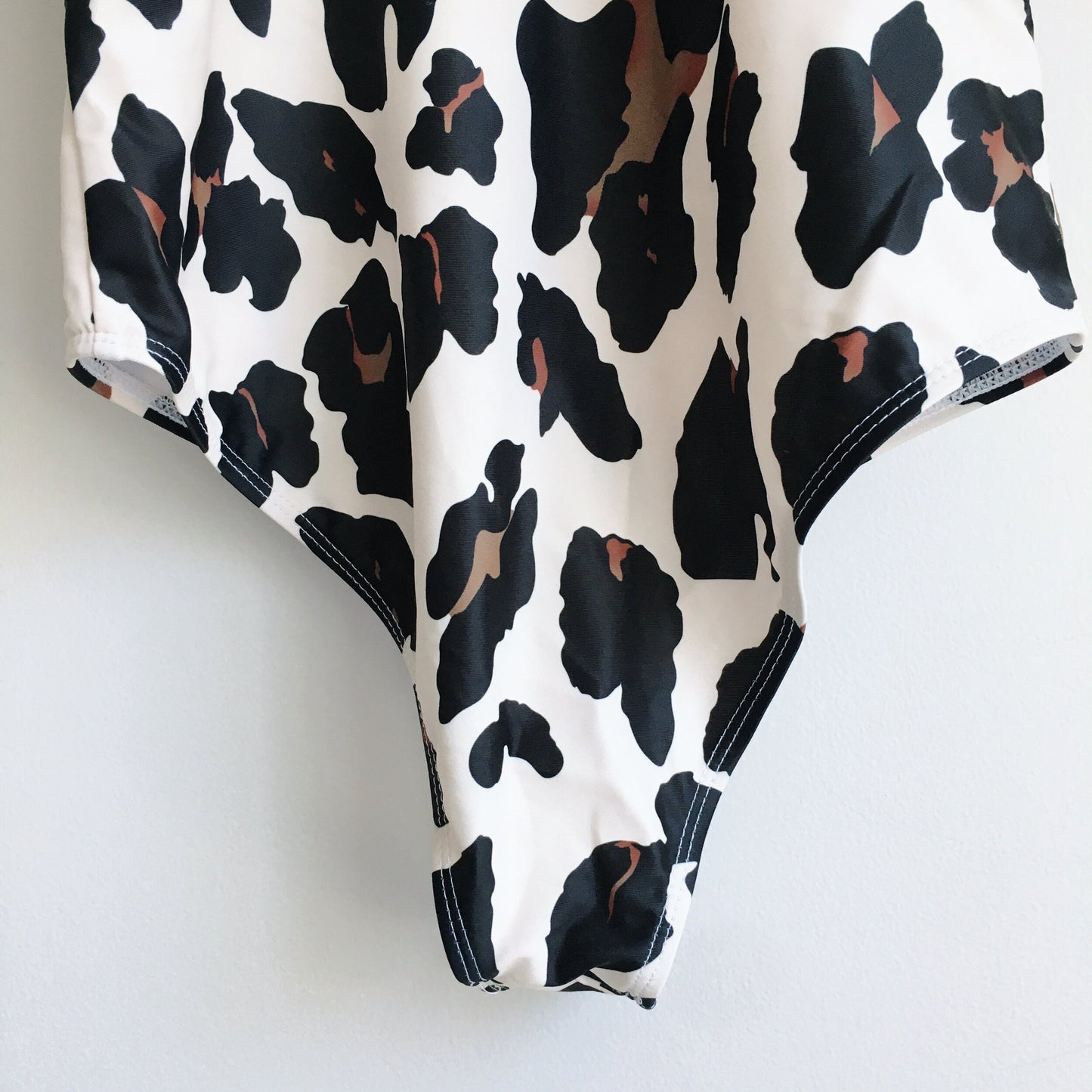 NWOT Nancy Lay one piece leopard swim suit - size Small