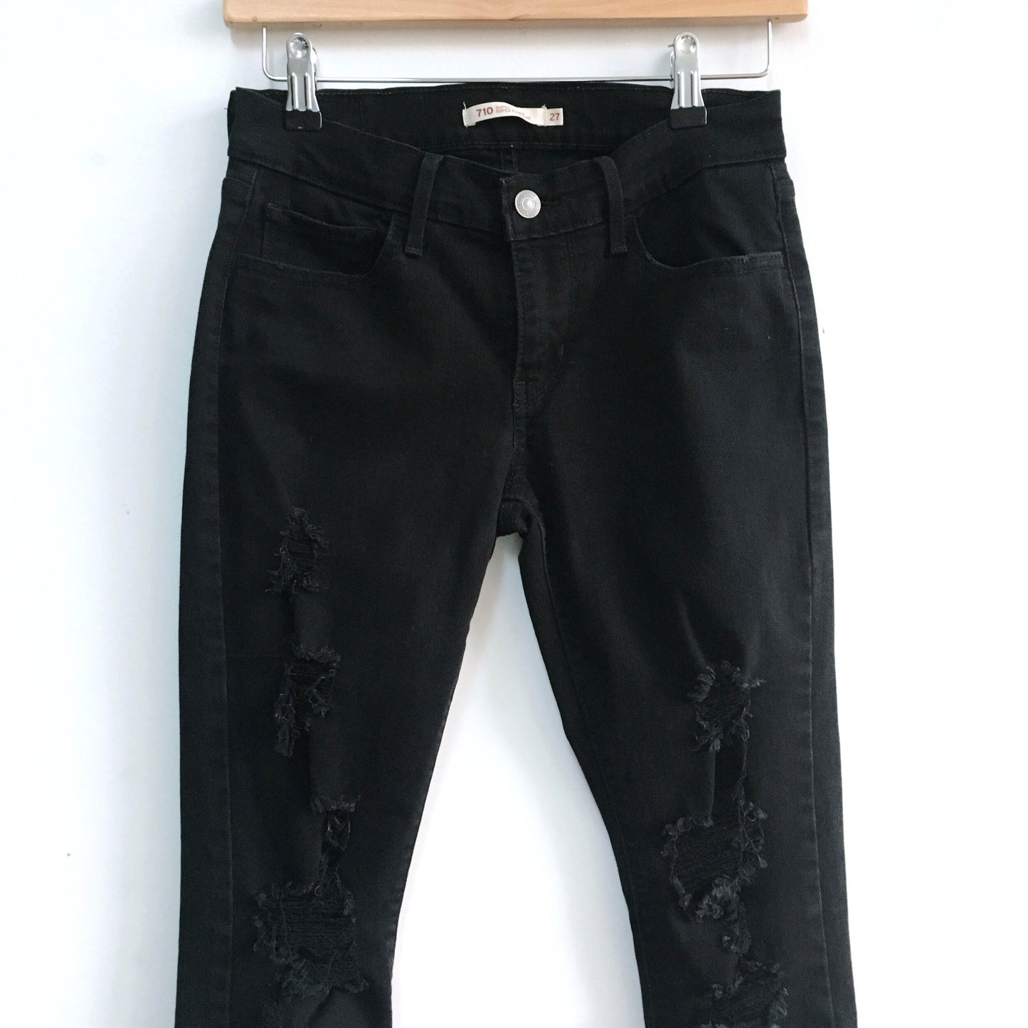 Levi's 710 Super Skinny Destroy - size 27
