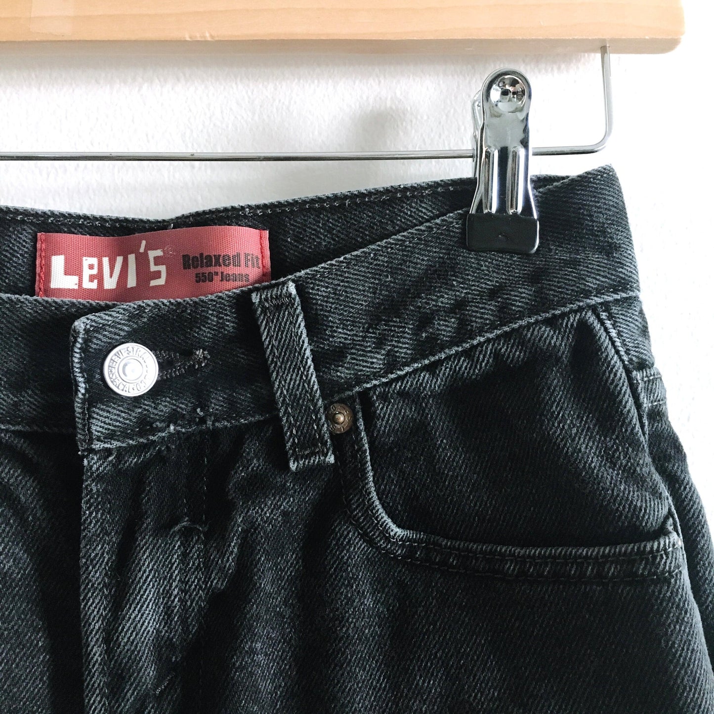 Levi's 550 high rise rolled hem shorts - size 25