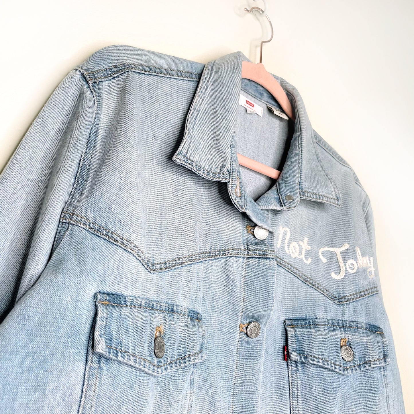 levi's 'not today' oversized jean jacket with raw hem - size small