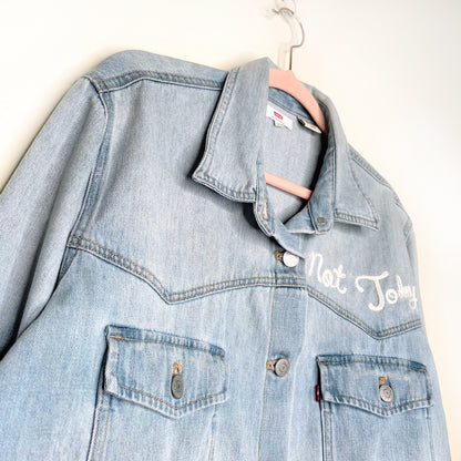 levi's 'not today' oversized jean jacket with raw hem - size small