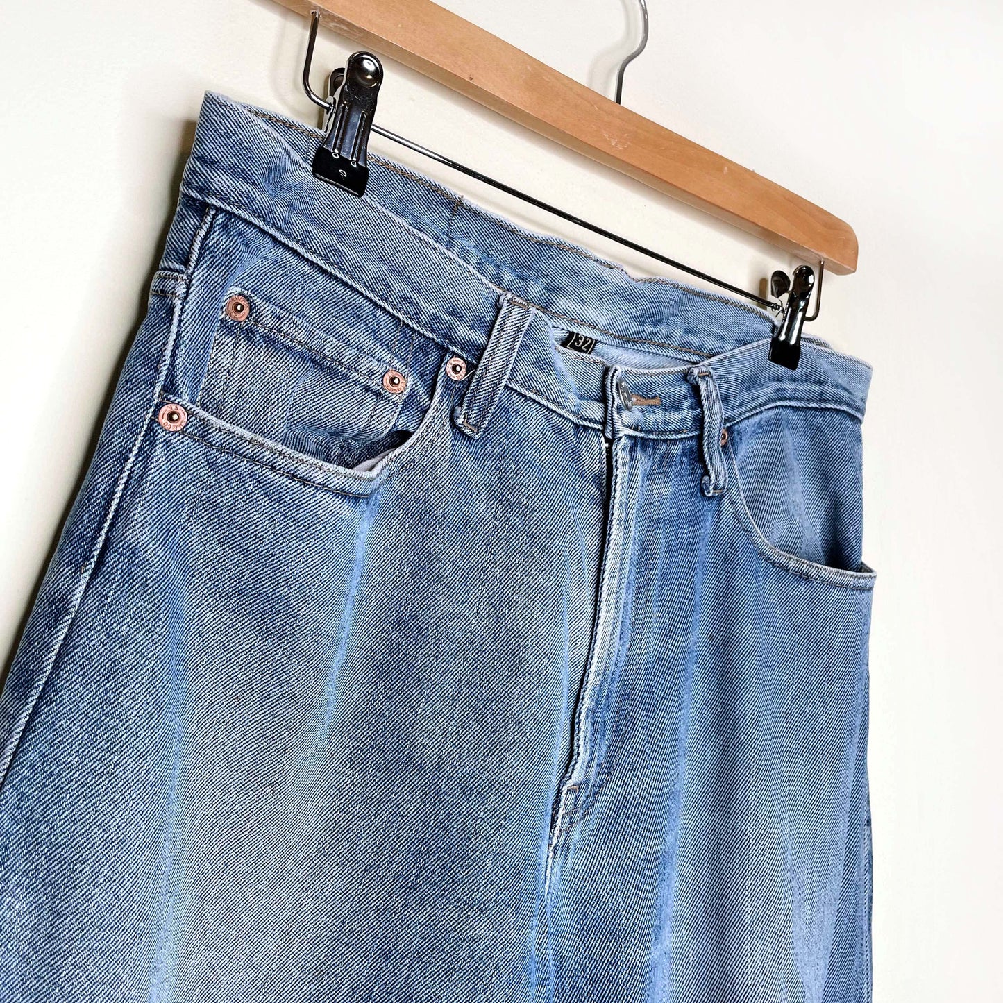 vintage 90's levi's 501 baggy blue jeans - size 32
