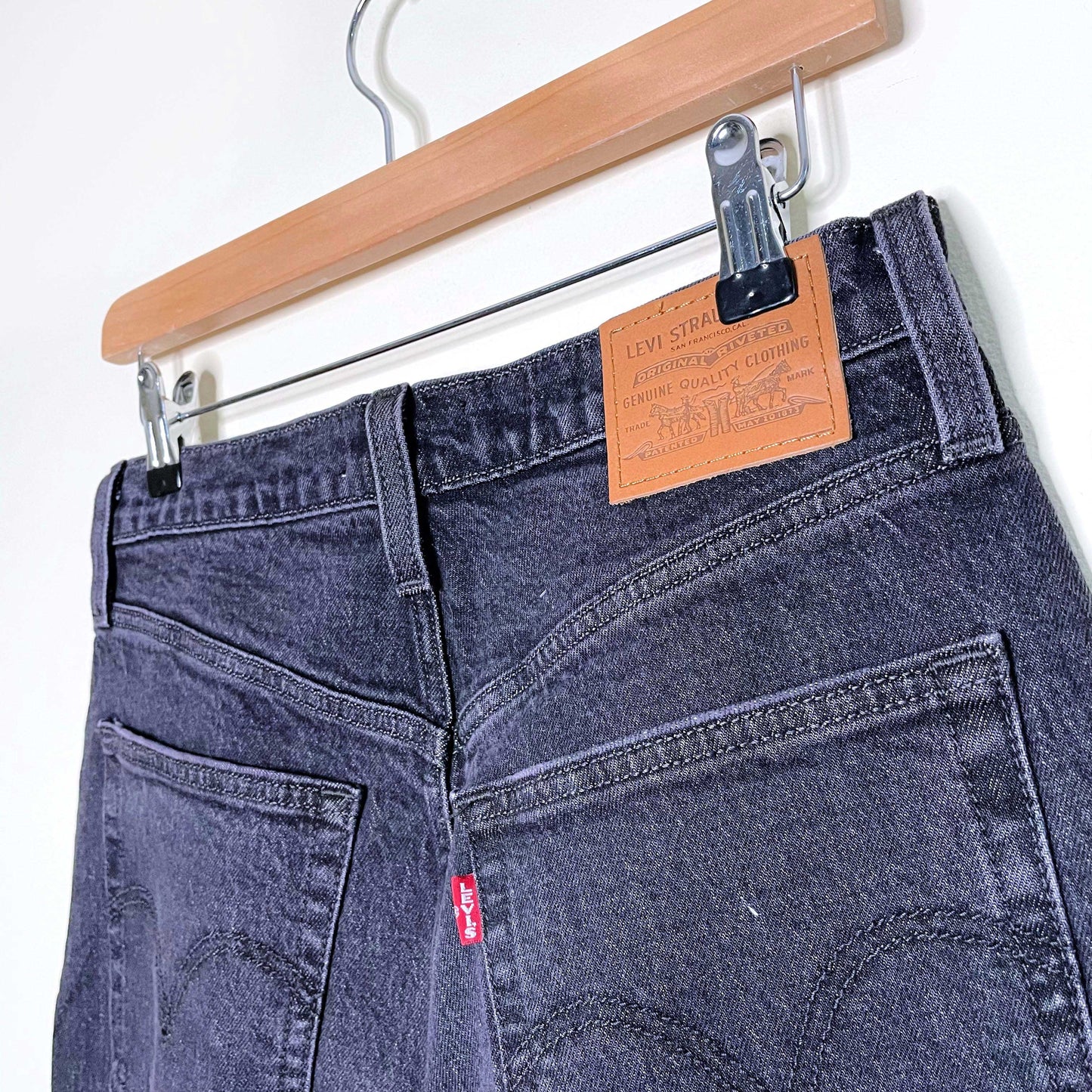 levi's black ribcage straight ankle jeans - size 29R