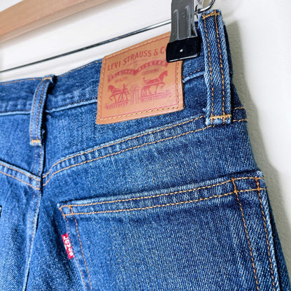 levi's wedgie icon button fly white oak denim jeans - size 25