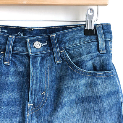 Levi's high rise rolled hem denim shorts - size 24