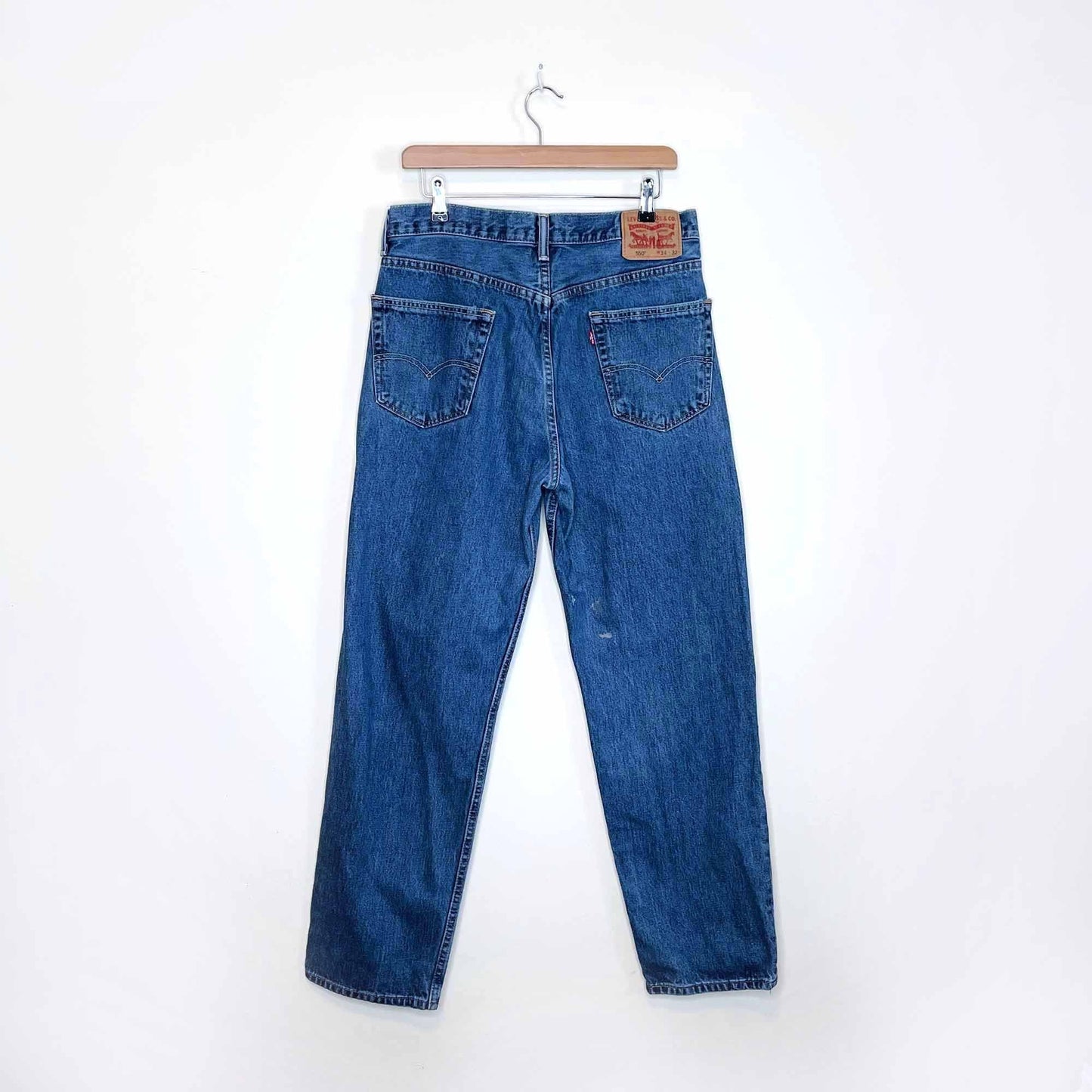 levi's 550 men's medium wash tapered jeans - size 34x32