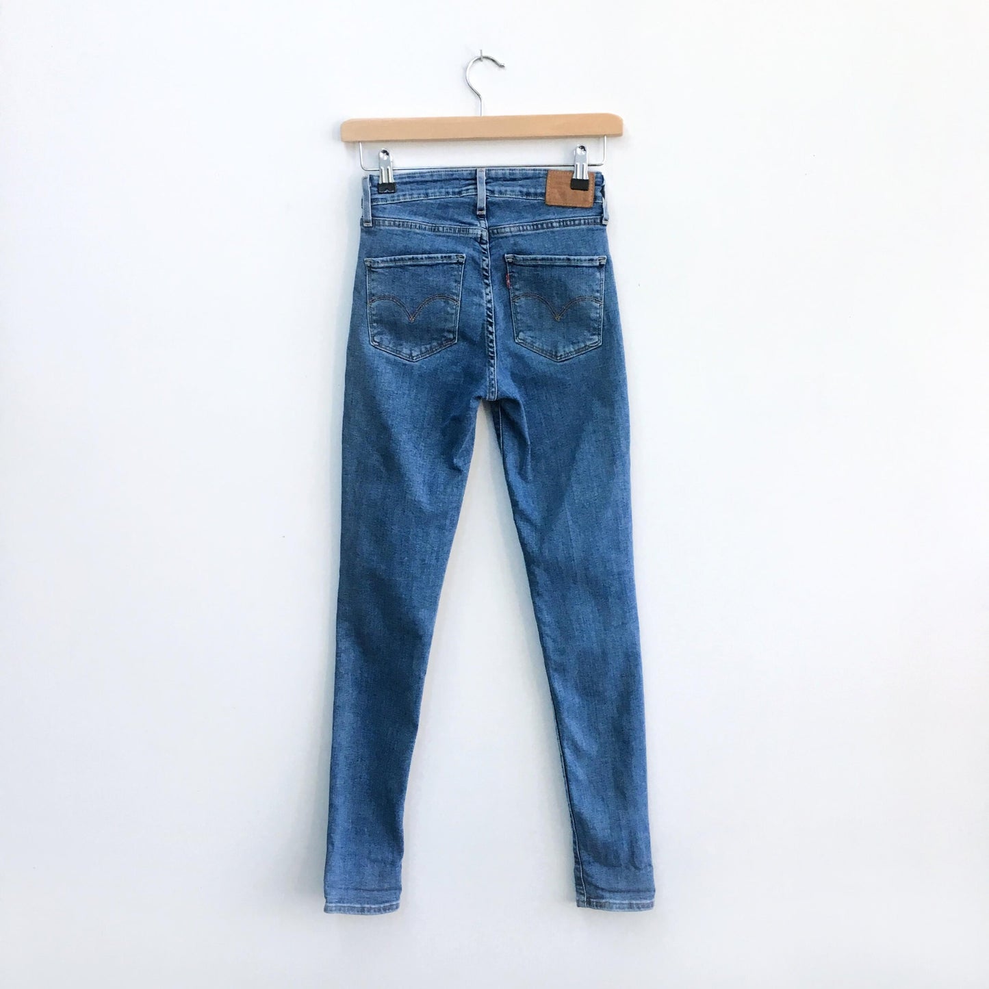 Levi's 721 hi-rise skinny jeans - size 25