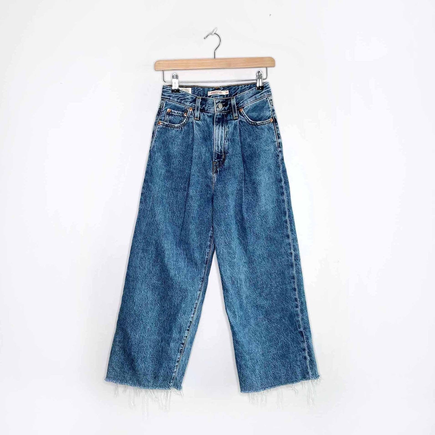 Levi's ribcage pleated crop jeans - size 25