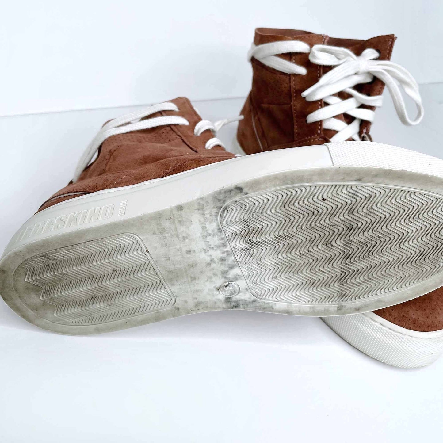 liebeskind berlin suede high top trainers - size 36