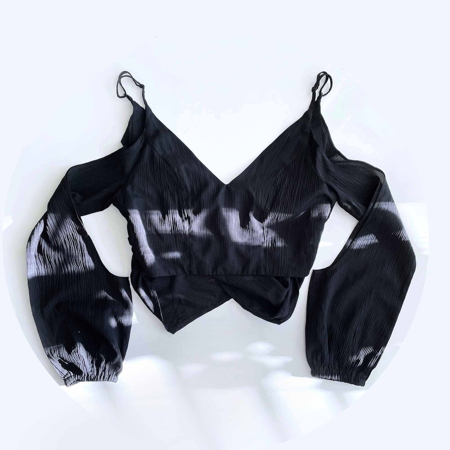 parallel lines cold shoulder crop top - size small