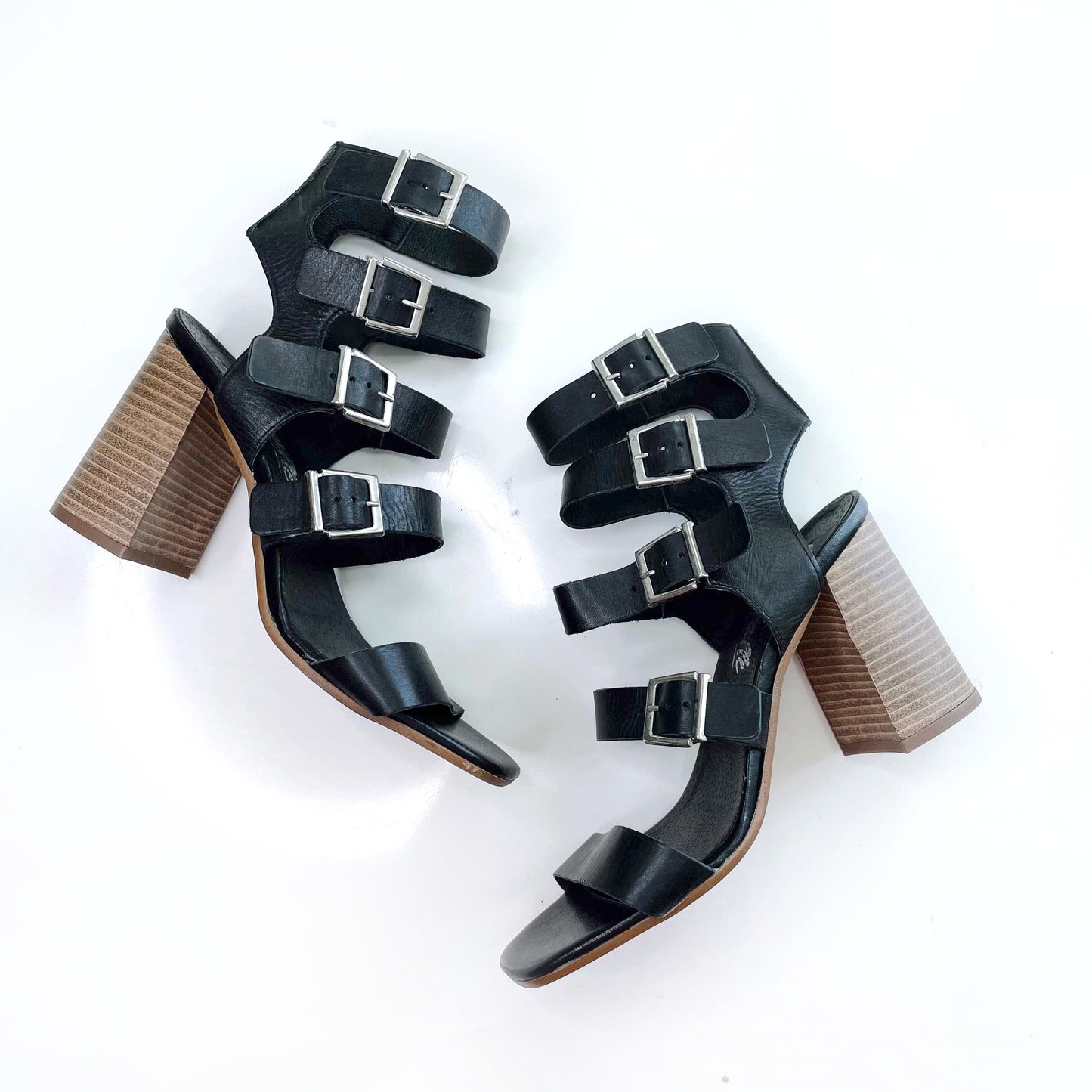 l'intervalle heeled cage sandal - size 38