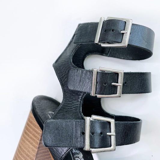 l'intervalle heeled cage sandal - size 38