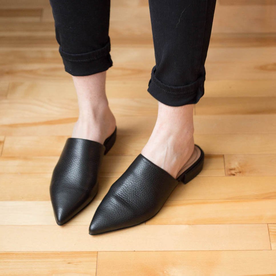 l'intervalle claudia black leather pointed toe slip-on mule - size 38