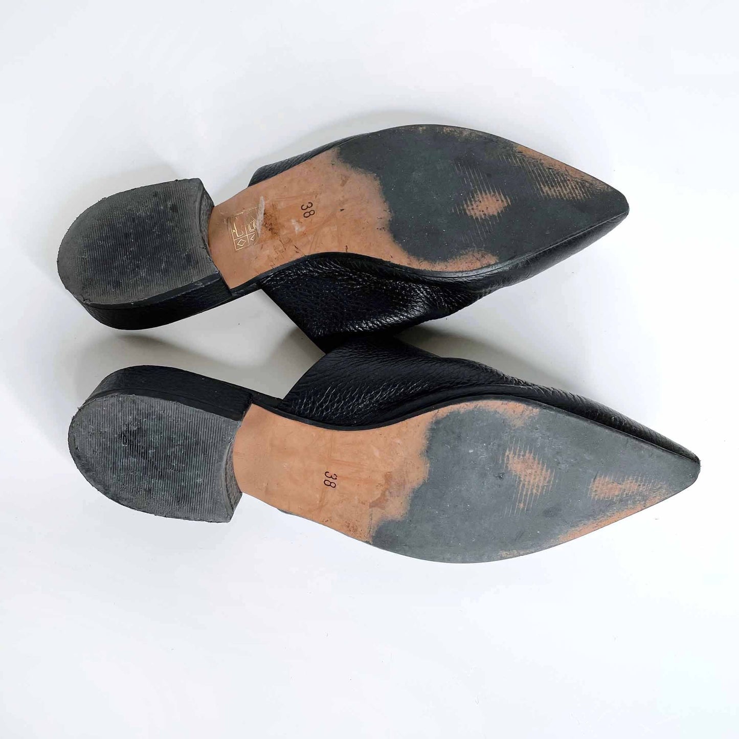 l'intervalle claudia black leather pointed toe slip-on mule - size 38