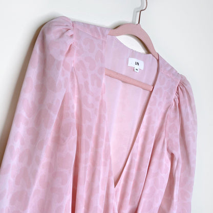 lpa pink leopard chiffon ruffle wrap duster dress - size xs