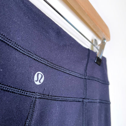 lululemon black groove pants - size 6
