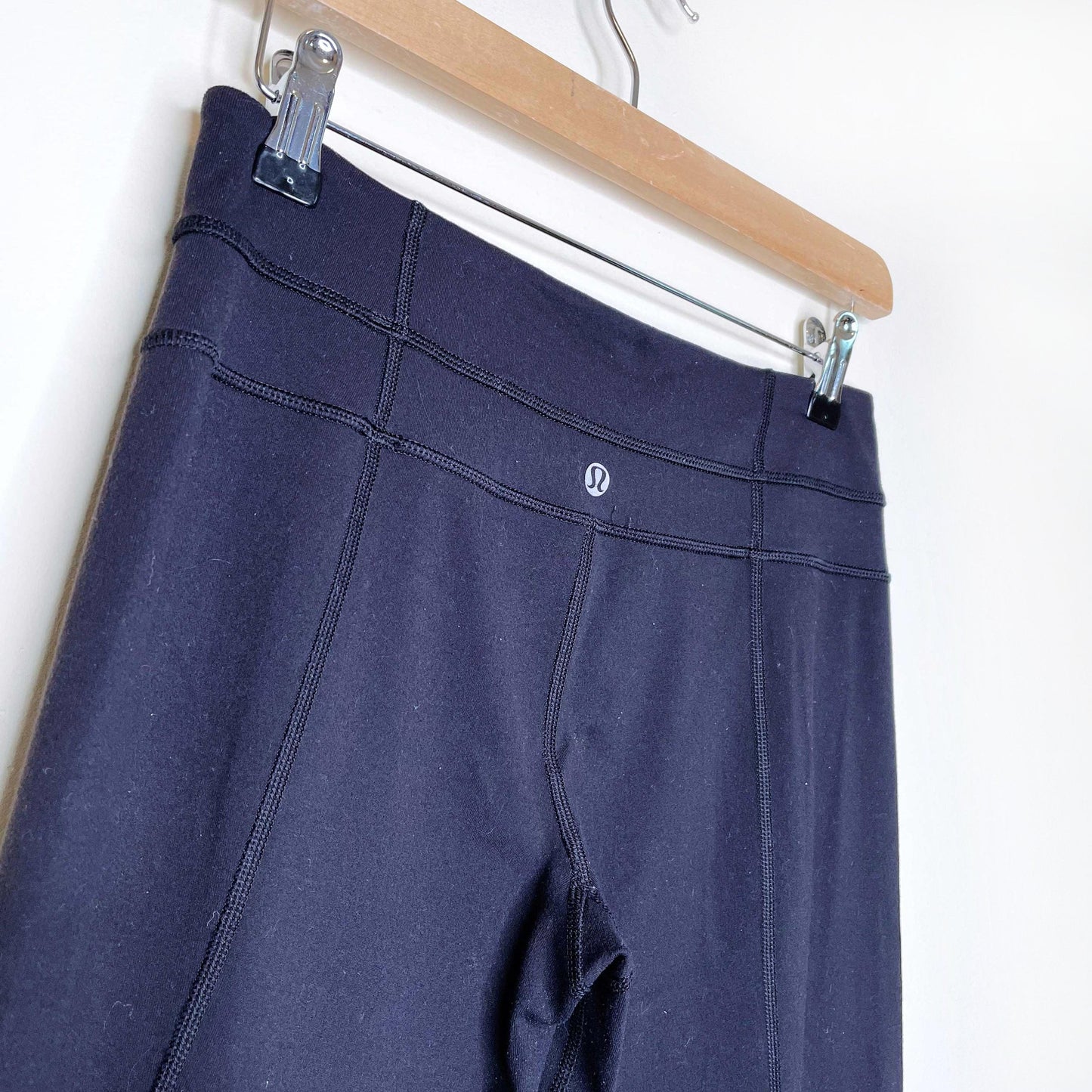 lululemon black groove pants - size 6