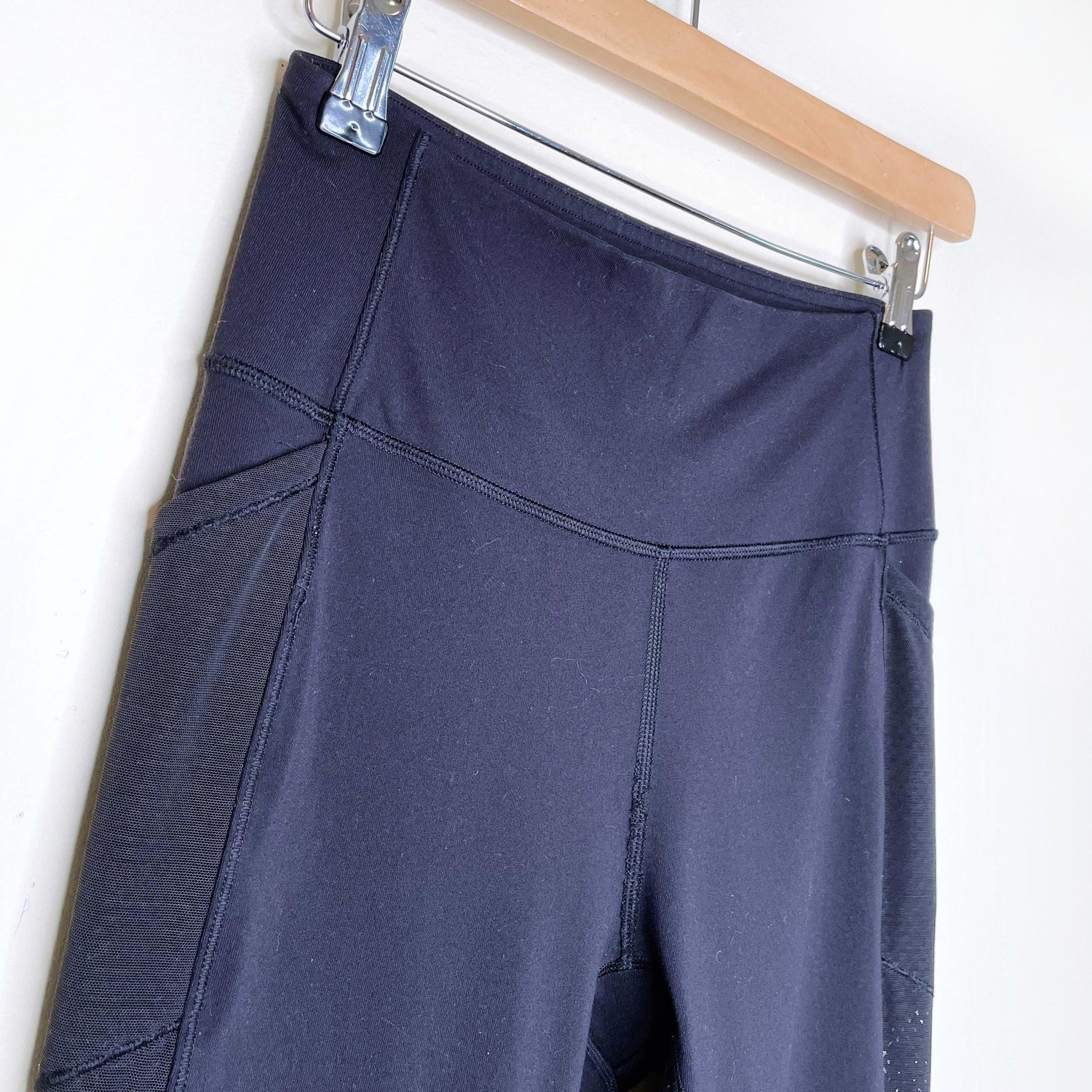 lululemon black wunder under dot mesh pocket leggings - size 2/4