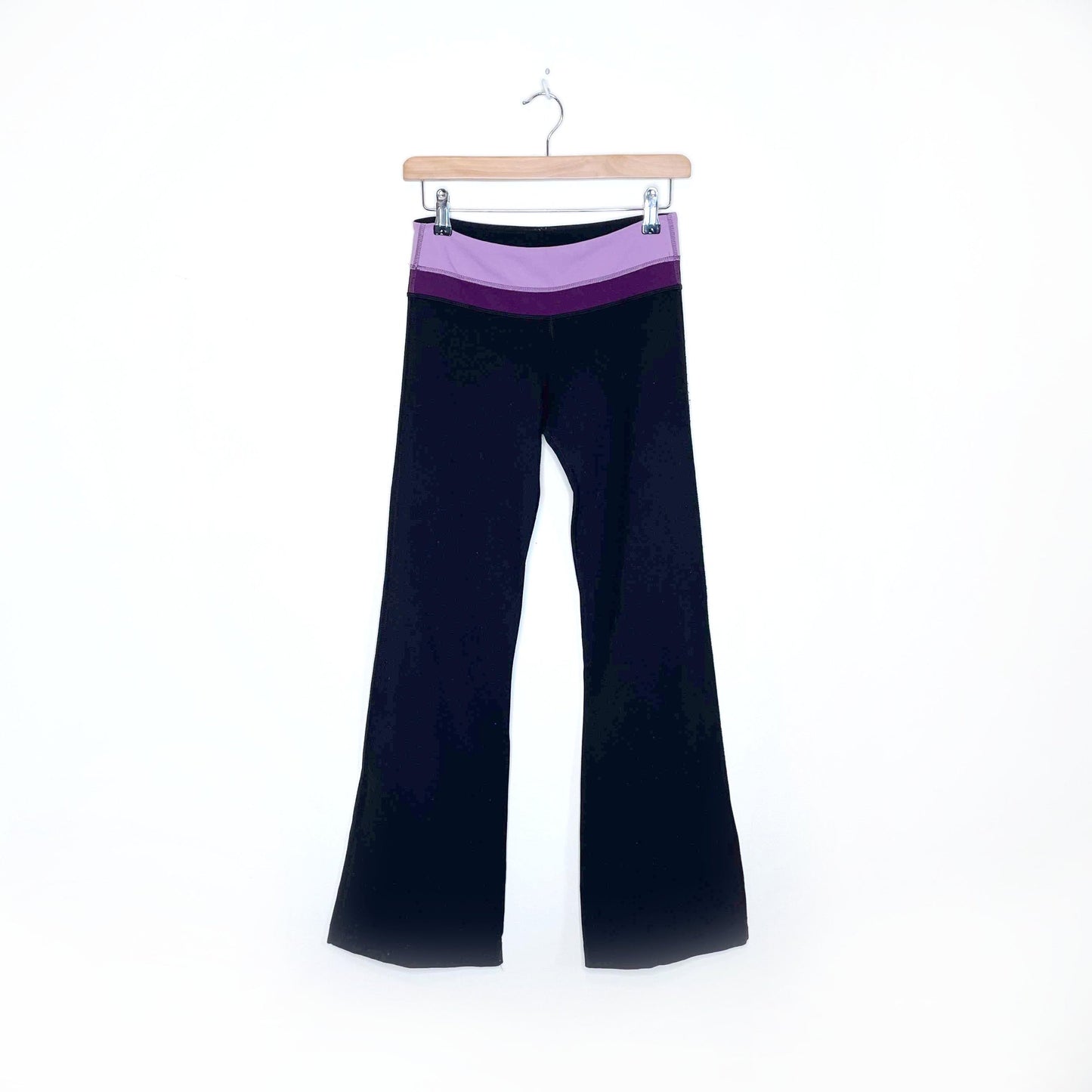 lululemon groove flare pants with purple waistband - size 4