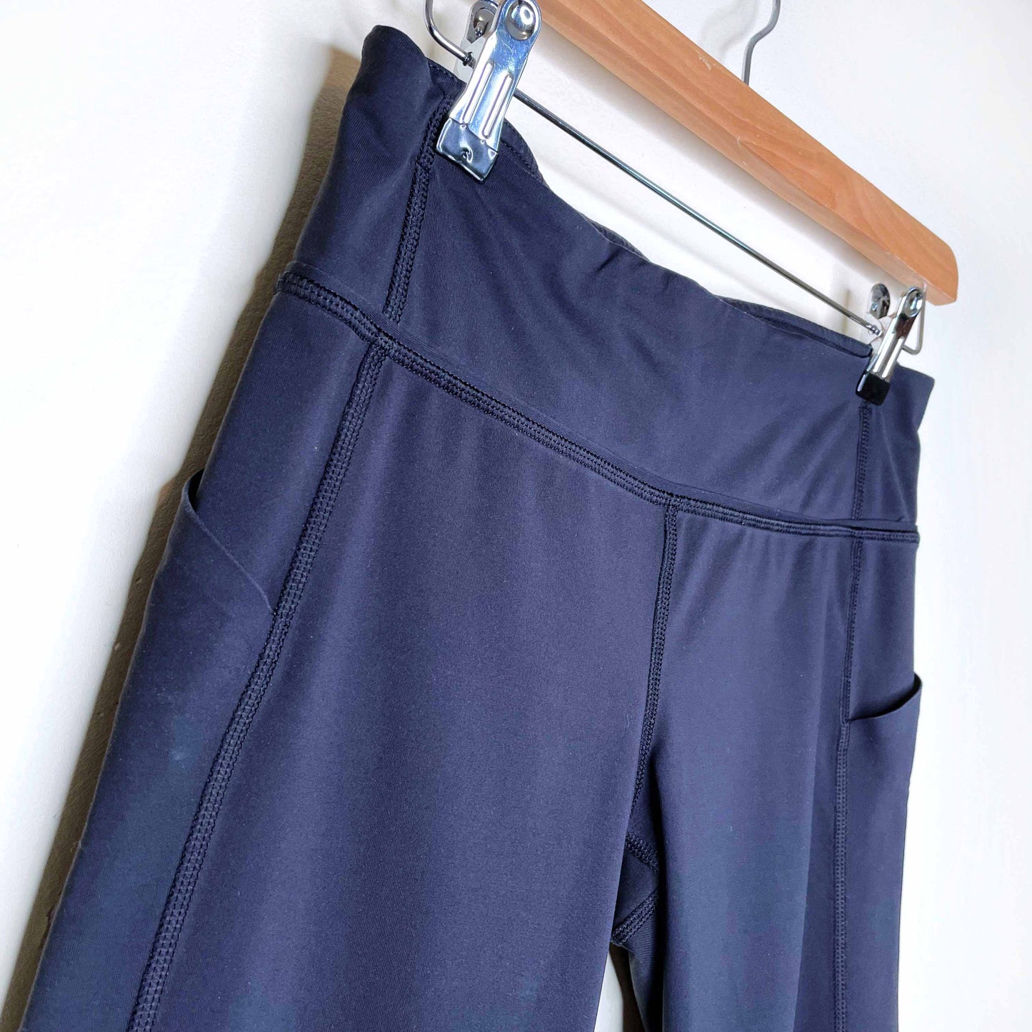 lululemon run mesh pocket crop tights - size 6