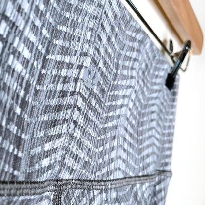 lululemon wunder under high-rise 7/8 tight luon - size 4