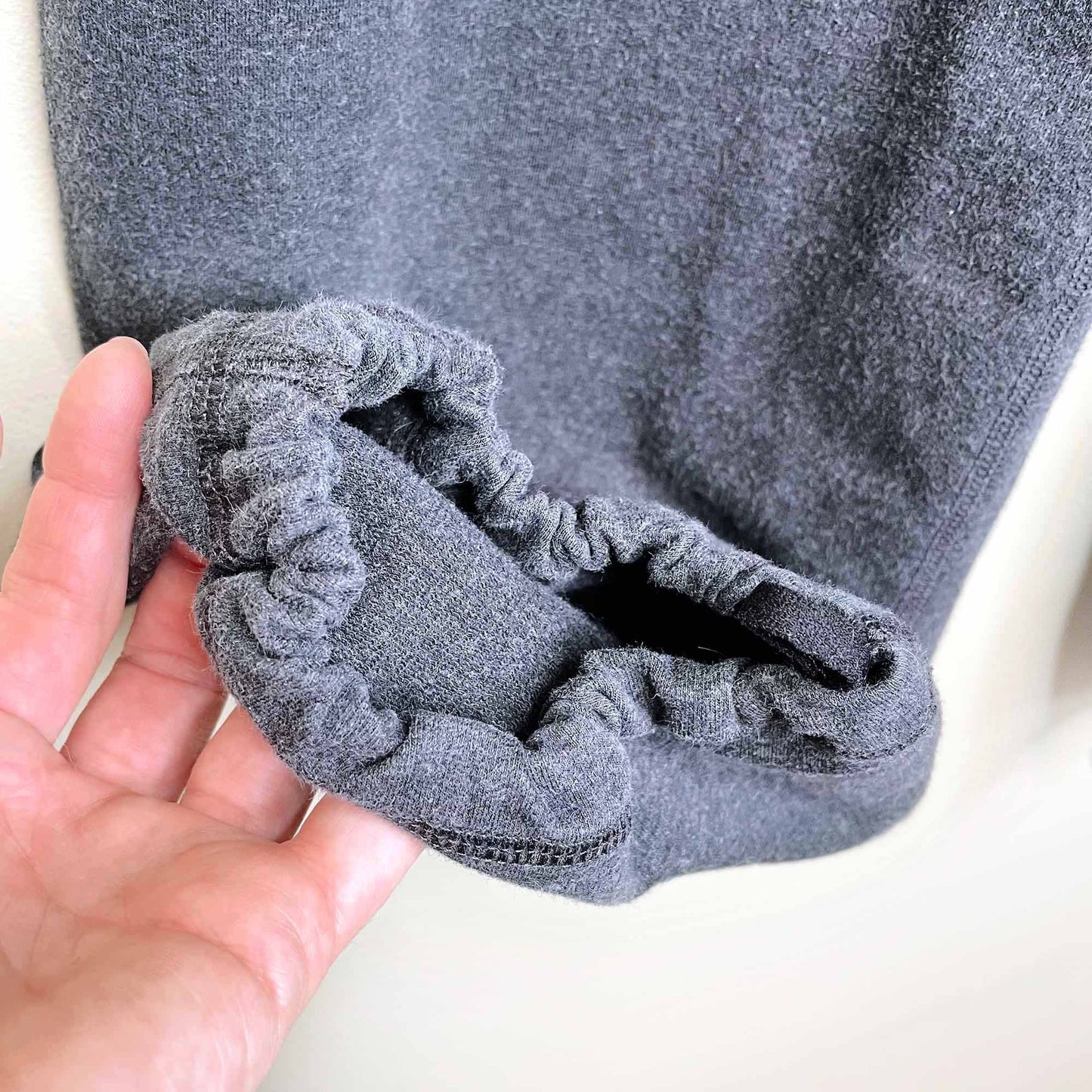 lululemon mid-rise elastic hem stretch joggers - size 4