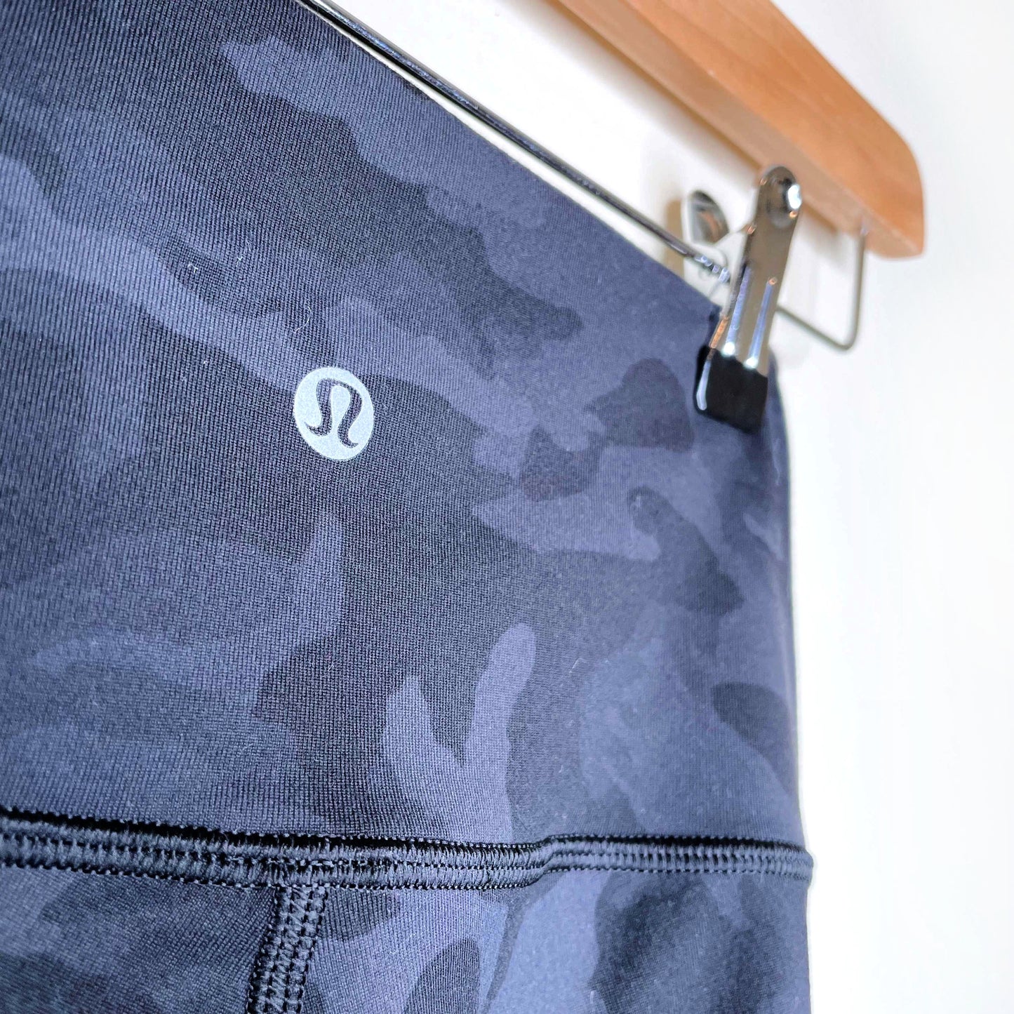 2020 lululemon wunder under high rise camo tights full on luon - size 2
