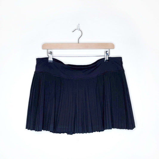 lululemon black pleat to street skirt shorts - size 12