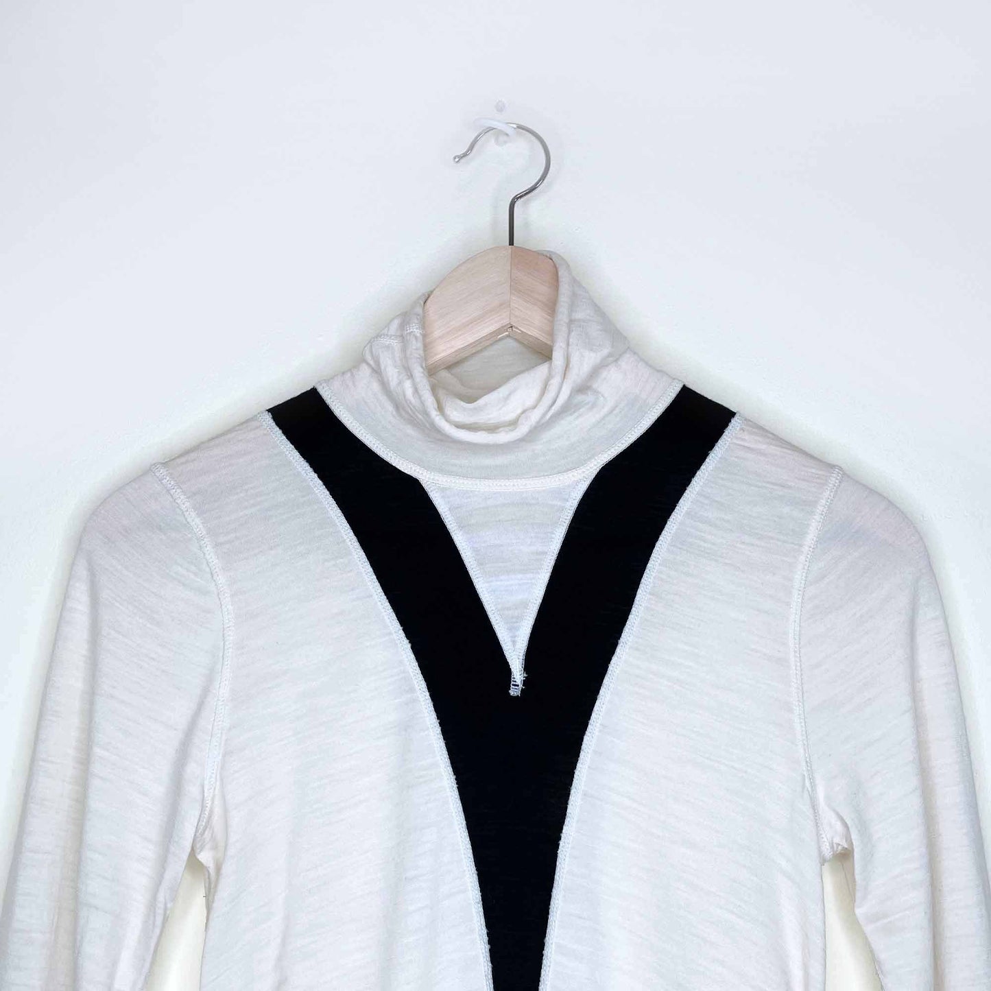 lululemon merino wool base layer turtleneck - size 2/4